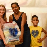 Araraquara, SP — Com a imprescindível ajuda do povo brasileiro, a Legião da Boa Vontade proporciona um Natal mais digno a milhares famílias atendidas ao longo do ano em seus programas e projetos socioassistenciais. A família do pequeno Miguel, uma das beneficiadas pela ação no interior paulista, agradece!
