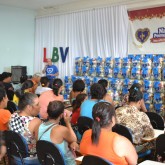 Barra de São Francisco, ES — A Legião da Boa Vontade deu início, no dia 6 de dezembro, ao Roteiro Solidário de sua tradicional Campanha de Natal no Espírito Santo. Centenas de famílias que se encontram em situação de risco social — e são atendidas pela Entidade ao longo do ano e por organizações parceiras — foram beneficiadas com a entrega das cestas de alimentos.
