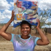 Buíque, PE — No Sertão de Moxotó, no município, famílias recebem suas cestas de alimentos e a certeza de uma ceia farta e de um Natal e mais feliz!
 

