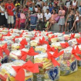 Cariacica, ES — Vista parcial das cestas de alimentos não perecíveis entregues pela Legião da Boa Vontade. A você que proporcionou esta ação, o nosso sincero agradecimento!
