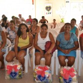 Aracruz, ES — O Roteiro Solidário da tradicional campanha Natal Permanente da LBV — Jesus, o Pão Nosso de cada dia! passou, no dia 18, pelo município capixaba, atendendo famílias acompanhadas pelos Cras de Guaraná, Jacupemba, Vila do Riacho, Itaputera, Barra do Riacho, Morobá e Santa Cruz.
