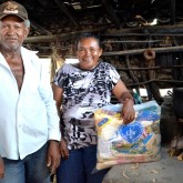 Pedra, PE — No sertão de Pernambuco, o Roteiro Solidário da LBV não garantiu somente o alimento à mesa dessas pessoas, que sofrem com a seca e a extrema pobreza, mas também o conforto aos corações dos atendidos.
