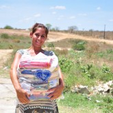 Monte Alegre, SE — O sorriso estampado no rosto revela a felicidade proporcionada pela LBV durante a entrega das cestas de alimentos da campanha de Natal da Instituição.
