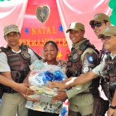 Itabuna, BA — O sorriso estampado no rosto revela a felicidade proporcionada pela LBV durante a entrega das cestas de alimentos da campanha de Natal da Instituição.
 
