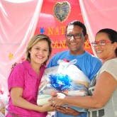 Itabuna, BA — A alegria em receber a cesta de alimentos era visível no rosto das famílias atendidas pela LBV.
