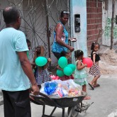 Itabuna, BA — Família leva para a casa a certeza de um Natal mais feliz. A iniciativa é a conclusão do atendimento realizado ao longo do ano pela LBV.
