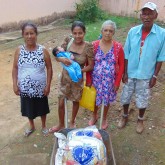 Palmópolis, MG — Muitos são os desafios enfrentados para sustentar a família, mas a força do povo do Vale do Jequitinhonha e a sua solidariedade fazem toda a diferença para que tudo seja superado. 