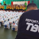 Goiânia, GO — TV Brasil Central (Cultura) fez a cobertura do evento de entregas das cestas na capital goiana.
