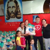 Santos, SP — A satisfação em levar a cesta de alimentos e a certeza de um fim de ano mais digno é facilmente constatada no semblante dos atendidos da LBV.
