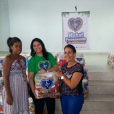 Vila Isabel, RJ — Famílias em situação de vulnerabilidade social atendidas pela Ação Social pela música do Brasil receberam as cestas de alimentos da campanha do Natal Permanente da LBV. 
