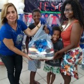 Belford Roxo, RJ — Famílias atendidas pela Legião da Boa Vontade no município receberam cerca de 120 cestas de alimentos, da campanha de Natal da LBV.
