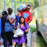 Mogi das Cruzes, SP — A alegria e a gratidão na entrega das cestas de alimentos arrecadados por meio da campanha Natal Permanente da LBV — Jesus, o Pão Nosso de cada dia! marcaram a vida de centenas de famílias atendidas.
