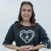 Pela segunda vez, a atriz e cantora Luiza Prochet participa da campanha do Natal Permanente da LBV: 