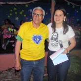 São José dos Campos, SP — No Vale do Paraíba, a cerimônia de entrega das cestas foi prestigiada por convidados e importantes parceiros da LBV, como o radialista Simãozinho, da Rádio Piratininga. Na foto, o Amigo da Boa Vontade posa ao lado da gestora municipal da LBV, Teresa Afonso.
