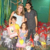 São José dos Campos, SP — Ao receberem suas cestas, as famílias têm a certeza que terão um digno fim de ano.
