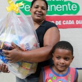 Araçatuba, SP — A campanha Natal Permanente da LBV — Jesus, o Pão Nosso de cada dia! é o coroamento do importante trabalho solidário, que é apoiado pelo povo.

