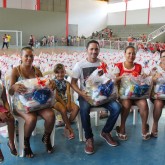 São José, SC — Alice Vaz foi uma das beneficiadas pela iniciativa solidária da LBV. Integrante das ações socioassistenciais da Entidade no município, ela conta com a cesta de alimentos para contribuir com o sustento de sua família, composta por 26 pessoas. 