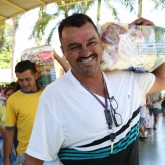 Goiânia, GO — O sorriso no rosto demonstra que a colaboração da LBV faz a diferença no fim de ano de muitas famílias assistidas pela Instituição.