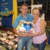 Criciúma, SC — A Legião da Boa Vontade contou com o apoio valoroso de voluntários para a entrega das cestas de alimentos para as famílias em situação de risco social.
