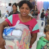 Mafra, SC — A família da sra. Rosane dos Santos foi uma das 100 beneficiadas pela ação solidária da Legião da Boa Vontade. 