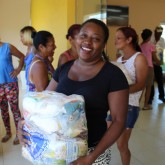 Santo Expedito, SP — A LBV entregou, em parceria com o Departamento de Assistência Social e o Fundo Social de Santo Expedito, dezenas de cestas de alimentos a famílias da cidade.
