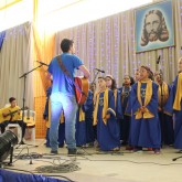 Glorinha, RS — A cerimônia de entrega das cestas contou com apresentações artísticas e culturais, realizadas por crianças e adolescentes atendidos pela Legião da Boa Vontade.
