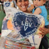 Glorinha, RS — Em um período de desafio econômico que o Brasil vive, a solidariedade ainda está no coração das pessoas. Ao doar para a LBV, a sua contribuição ajuda a mudar a realidade de muitas famílias neste natal. A você, o nosso muito obrigado!
