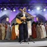 A música “Nossa caminhada” mostra, segundo Felipe Freitas, que responde pela melodia da canção, que nada está perdido e Jesus está sempre ao nosso lado. “Não podemos desanimar ou ter medo. Jesus está conosco, o que mais podemos querer?”, pontua. SAIBA MAIS.
