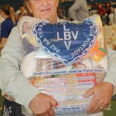 Glorinha, RS — A LBV beneficiou centenas de famílias atendidas ao longo do ano em seus programas e projetos socioeducacionais com cestas de alimentos arrecadados por meio da campanha Natal Permanente da LBV — Jesus, o Pão Nosso de cada dia!.
