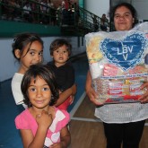 Passo Fundo, RS — Todos os anos, a LBV garante um Natal mais feliz a milhares de famílias. Já é uma tradição a entrega de cestas de alimentos a famílias de baixa renda em todo o País! =]

