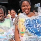 Porto Alegre, RS — Todos os anos, a LBV garante um Natal mais feliz a milhares de famílias. Já é uma tradição a entrega de cestas de alimentos a famílias de baixa renda em todo o País! =]
 
