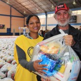 Passo Fundo, RS — Em cada olhar, o agradecimento sincero das famílias. Parabéns pelo seu gesto solidário, amigo colaborador! =)
