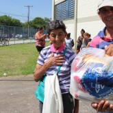 Porto Alegre, RS — Famílias receberam a certeza de um Natal sem fome. Em cada sorriso há o agradecimento dos atendidos pela LBV e por entidades parceiras. Parabéns por participar dessa iniciativa solidária! =)
