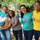 Pelotas, RS — Com a cesta de alimentos da LBV, as famílias levam para os seus lares a garantia de um Natal mais feliz e um Ano Novo repleto de muita alegria e esperança. :)

