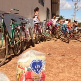 Santa Rosa do Tocantins, TO — Em um período de desafio econômico que o Brasil vive, a solidariedade ainda está no coração das pessoas. Ao doar para a LBV, a sua contribuição ajuda a mudar a realidade de muitas famílias neste natal. A você, o nosso muito obrigado!
