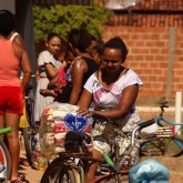 Santa Rosa do Tocantins, TO — Em todo o Brasil, por meio da campanha Natal Permanente da LBV — Jesus, o Pão Nosso de cada dia!, foram distribuídos 1 milhão de quilos de alimentos não perecíveis a mais de 50 mil famílias.
