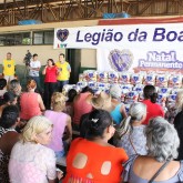 Rio Verde, GO — Centenas de famílias recebem a cesta de alimentos arrecada por meio da Campanha Natal Permanente da LBV – Jesus, o Pão Nosso de cada dia!
