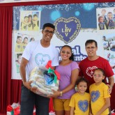 Fortaleza, CE — A cerimônia de entrega das cestas foi prestigiada por voluntários, colaboradores, parceiros e personalidades, a exemplo do jogador Sualisson Tavares, ala do Basquete Cearense.