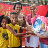 Belo Horizonte, MG — A presidente do Conselho Municipal de Assistência Social, Maria Cristina Silva (segunda, da direita à esquerda), prestigiou a solenidade. Na ocasião, destacou: 