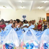 Salvador, BA — Por meio da campanha Natal Permanente da LBV — Jesus, o Pão Nosso de cada dia!, as famílias atendidas pela Instituição terão um fim de ano mais farto e feliz.
