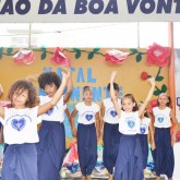 Salvador, BA — Na Ribeira, a cerimônia de entrega das cestas contou com apresentações artísticas e culturais realizadas por crianças e adolescentes atendidos pela Legião da Boa Vontade.

