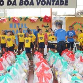 Salvador, BA — Apresentações artisticas, mostrando as habilidades desenvolvidas pela garotada nas oficinas da LBV ao longo do ano, agraciaram os presentes na cerimônia de entrega das cestas.
