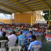 Vitória, ES — O Centro Comunitário de Assistência Social, da LBV, recebeu, no dia 14, centenas de famílias acompanhadas ao longo do ano pela Instituição e por organizações parceiras, a exemplo do Grupo de Nação da comunidade de Gurigica, além de colaboradores, voluntários, lideranças Comunitárias do Inhanguetá, esportista e artistas, para a cerimônia de entrega das cestas de alimentos da campanha Natal Permanente da LBV — Jesus, o Pão Nosso de cada dia!.
