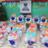 Poços de Caldas, MG — Em todo o Brasil, por meio da campanha Natal Permanente da LBV — Jesus, o Pão Nosso de cada dia!, foram distribuídos 1 milhão de quilos de alimentos não perecíveis a mais de 50 mil famílias.
