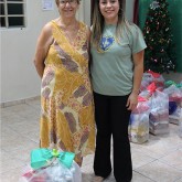 Poços de Caldas, MG — Além do apoio diário oferecido nos projetos e programas socioeducacionais desenvolvidos pela Instituição, as famílias são contempladas pela campanha Natal Permanente da LBV — Jesus, o Pão Nosso de cada dia!.
