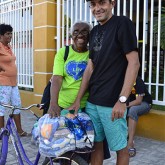 Fortaleza, CE - Famílias atendidas pela LBV ao longo do ano recebem as cestas de alimentos da campanha do Natal Permanente da LBV.
