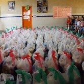 Inhumas, GO — A LBV beneficiou centenas de famílias atendidas ao longo do ano em seus programas e projetos socioeducacionais com cestas de alimentos arrecadados por meio da campanha Natal Permanente da LBV — Jesus, o Pão Nosso de cada dia!.
