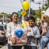 São Paulo, SP - Família leva para a casa a certeza de um Natal mais feliz. A iniciativa é a conclusão do atendimento realizado ao longo do ano pela LBV.

