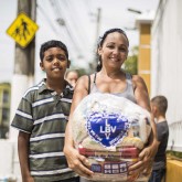 São Paulo, SP - Por meio da campanha Natal Permanente da LBV — Jesus, o Pão Nosso de cada dia!, as famílias atendidas pela Instituição terão um fim de ano mais farto e feliz.
