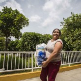 São Paulo, SP - Todos os anos, a LBV garante um Natal mais feliz a milhares de famílias. Já é uma tradição a entrega de cestas de alimentos a famílias de baixa renda em todo o País! =]
